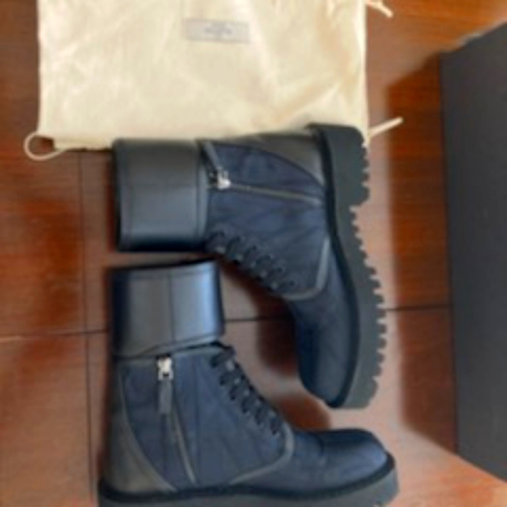 Pair of Valentino Boots - Size 41 (Eur)
